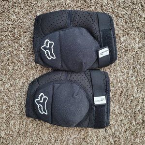 Elbow pads